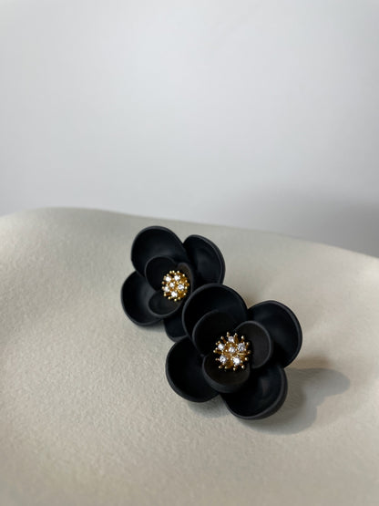 Lyydia-nappikorvakorut