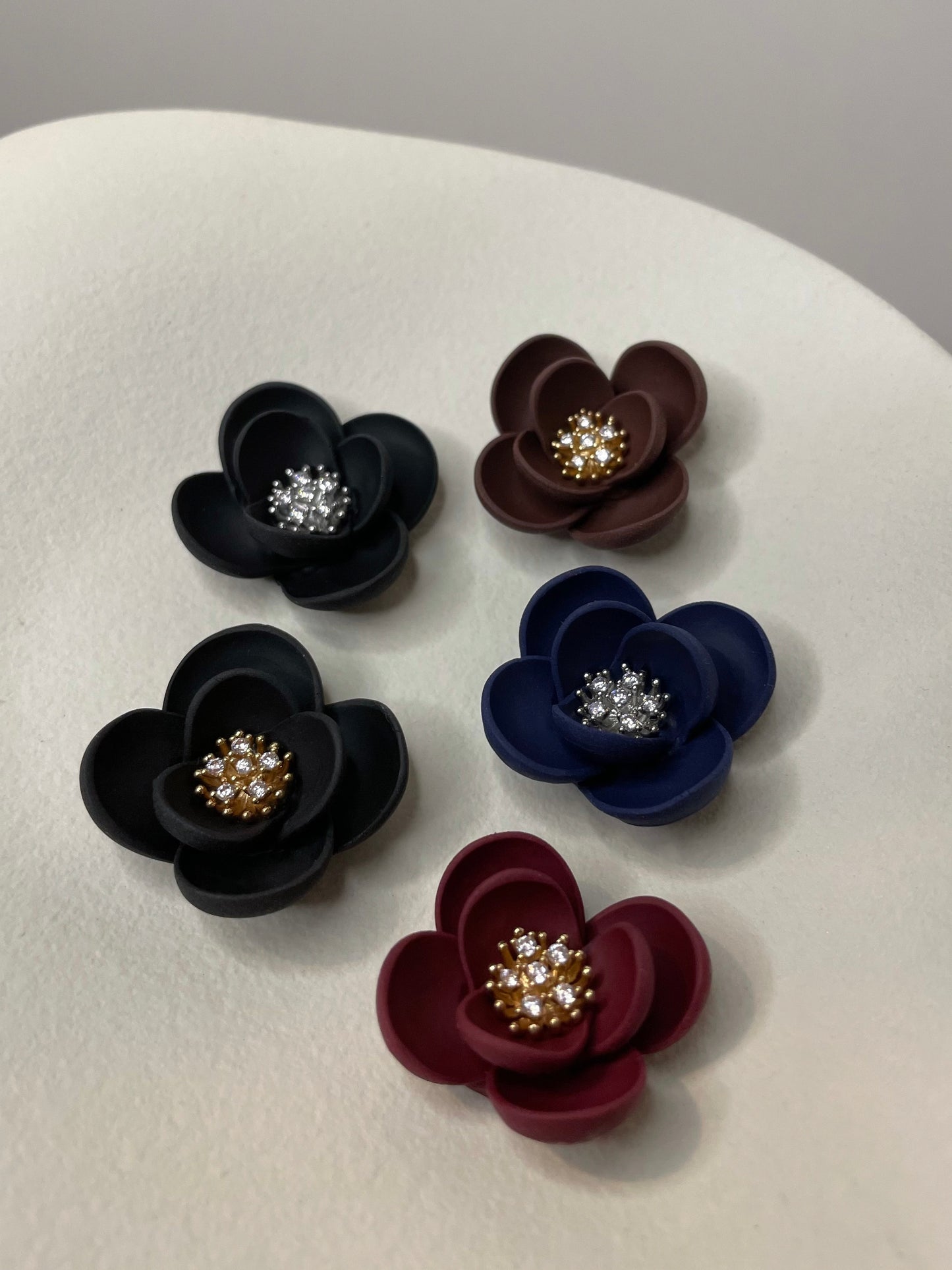 Lyydia-nappikorvakorut