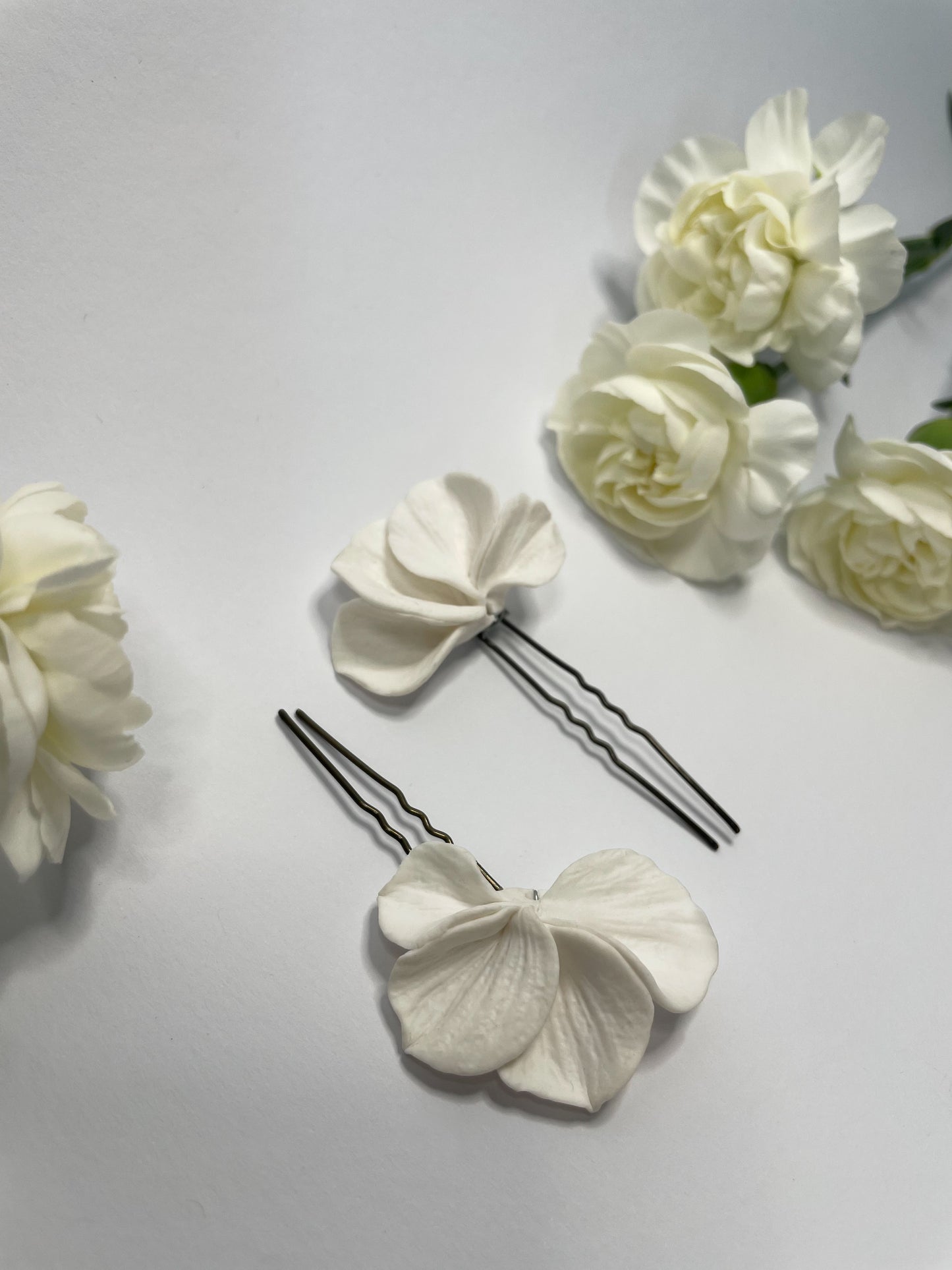 Bridal nro 7 -kukkahiuskorut