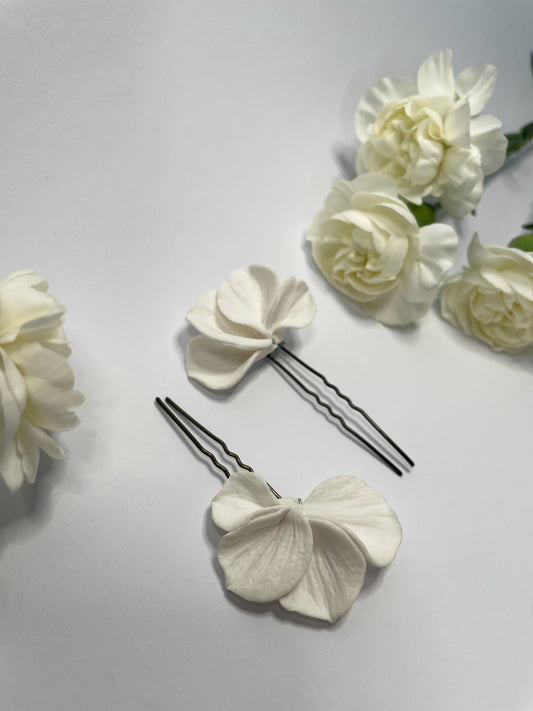 Bridal nro 7 -kukkahiuskorut