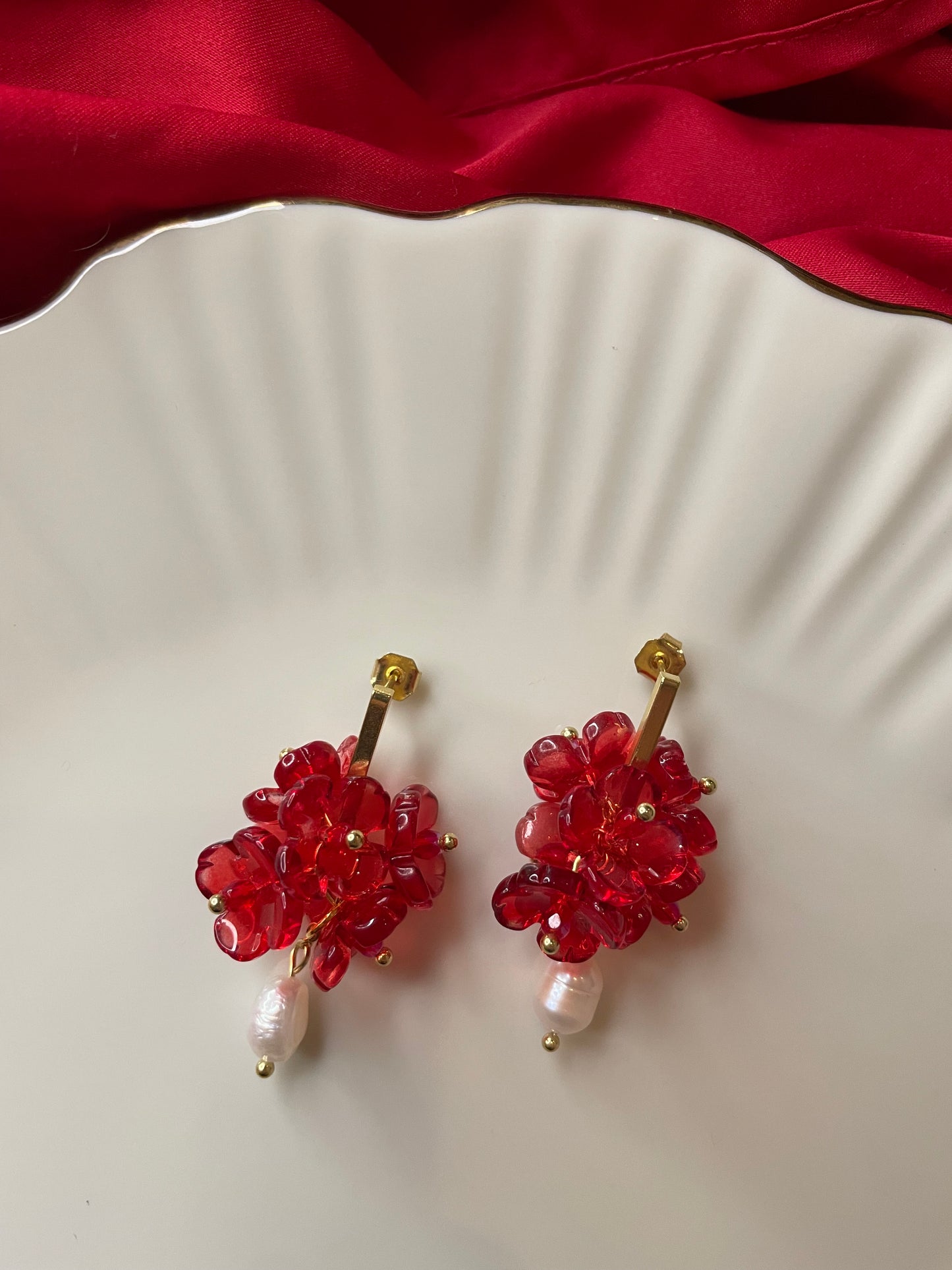 Silvia-helmikorvakorut