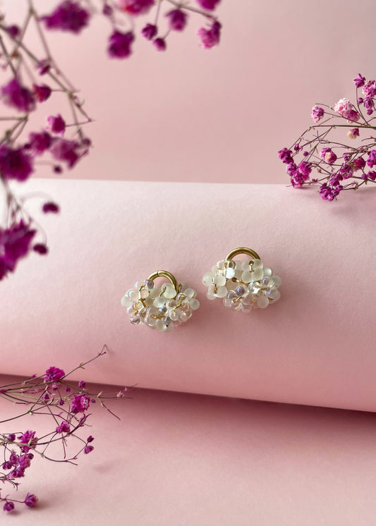 Adelma-nappikorvakorut